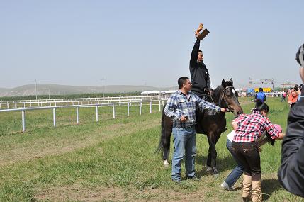 京北第一草原骑马俱乐部举办赛马大会